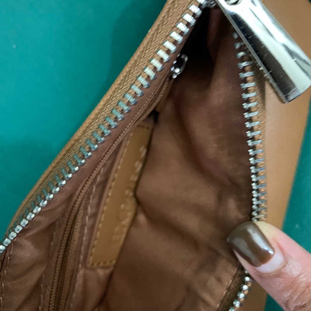 Express Tan wristlet - Picture 3 of 4